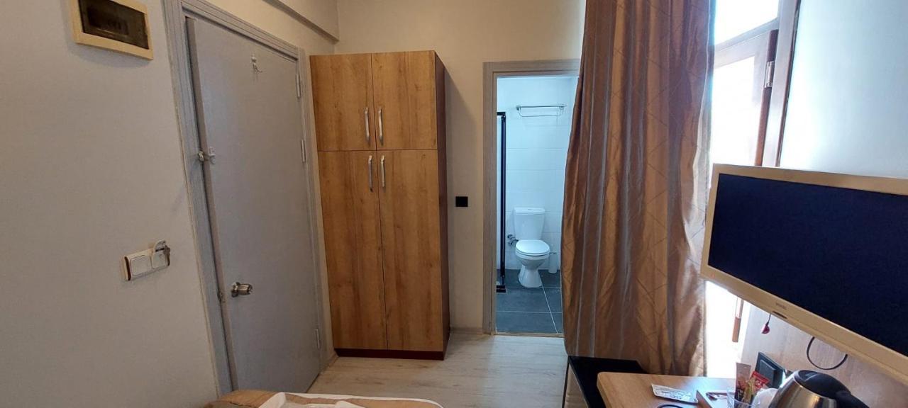 איסטמבול Paris Hotel Cafe Restaurant מראה חיצוני תמונה
