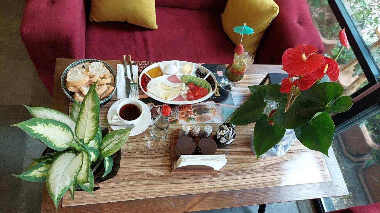 איסטמבול Paris Hotel Cafe Restaurant מראה חיצוני תמונה