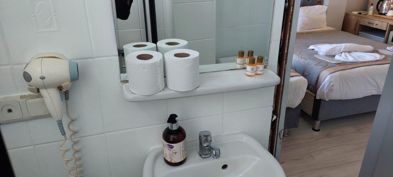 איסטמבול Paris Hotel Cafe Restaurant מראה חיצוני תמונה