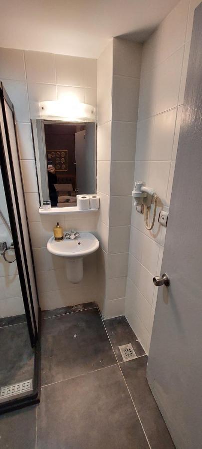 איסטמבול Paris Hotel Cafe Restaurant מראה חיצוני תמונה